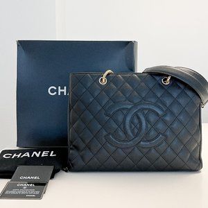 CHANEL Matelasse Grand Shopping Tote Bag Caviar Skin Black